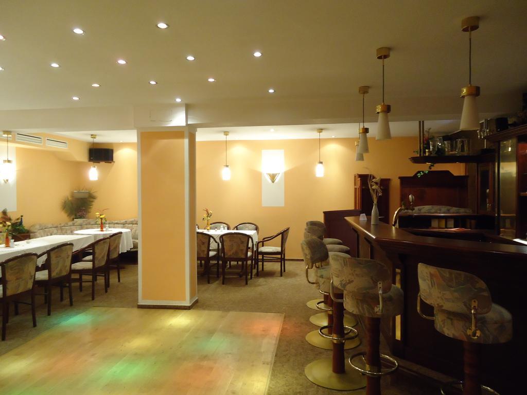 Hotel-Restaurant Marcus Malchin Exterior photo