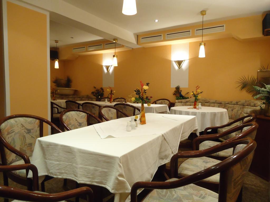 Hotel-Restaurant Marcus Malchin Exterior photo